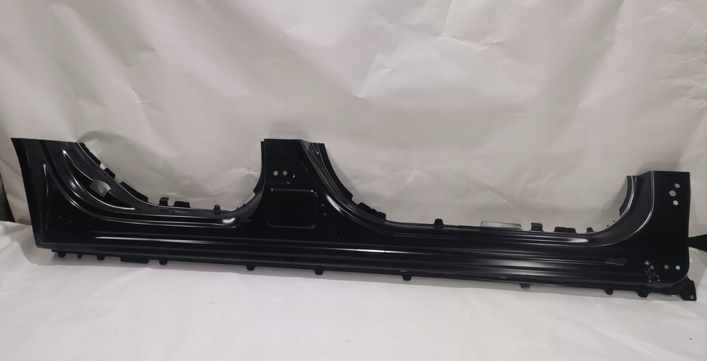 фото №1, Subaru forester iv sj 12 - 18 новый порог правый обшивка