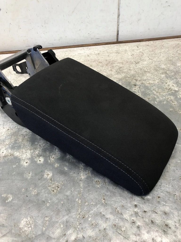 фото №2, Підлокітник велюр vw passat b8