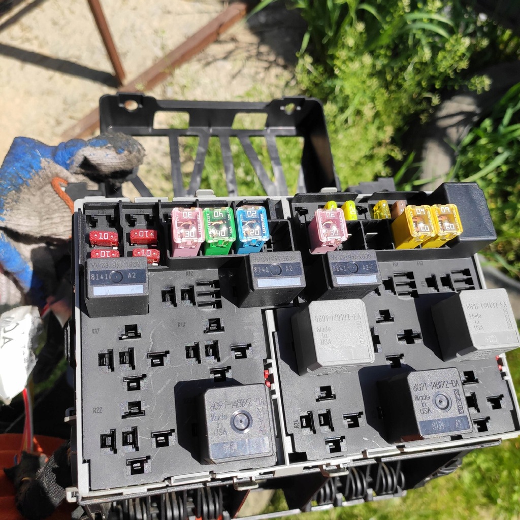 фото №7, Коробка запобіжників реле transit 2.2