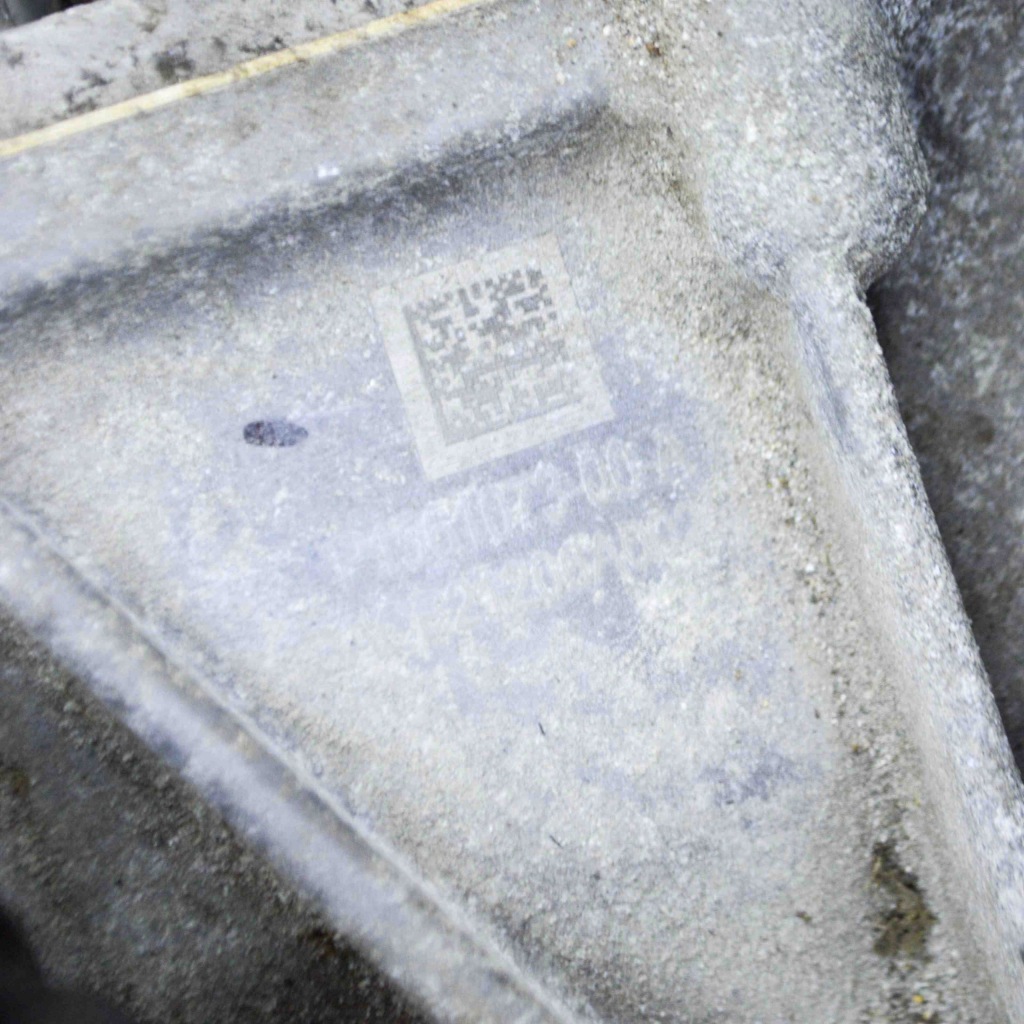 Купити Двигун tesla model 3 108569302f 20784341 324kw 2021