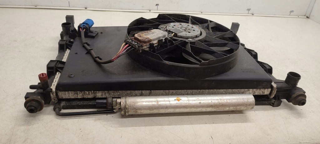 Радиатор воды кондиционера вентилятор mercedes w169 в Украине