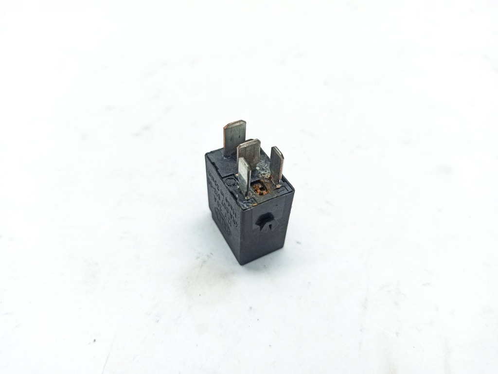 фото №10, Mercedes-benz cls c219 2005 реле