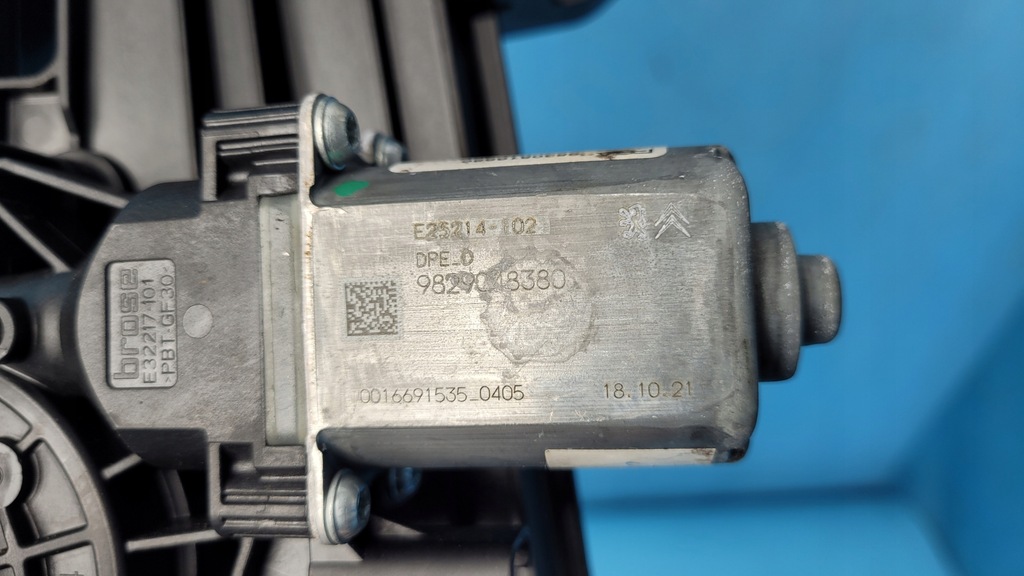 фото №7, Peugeot 308 iii p5 21r підйомник механізм скло правий задня 9830816680