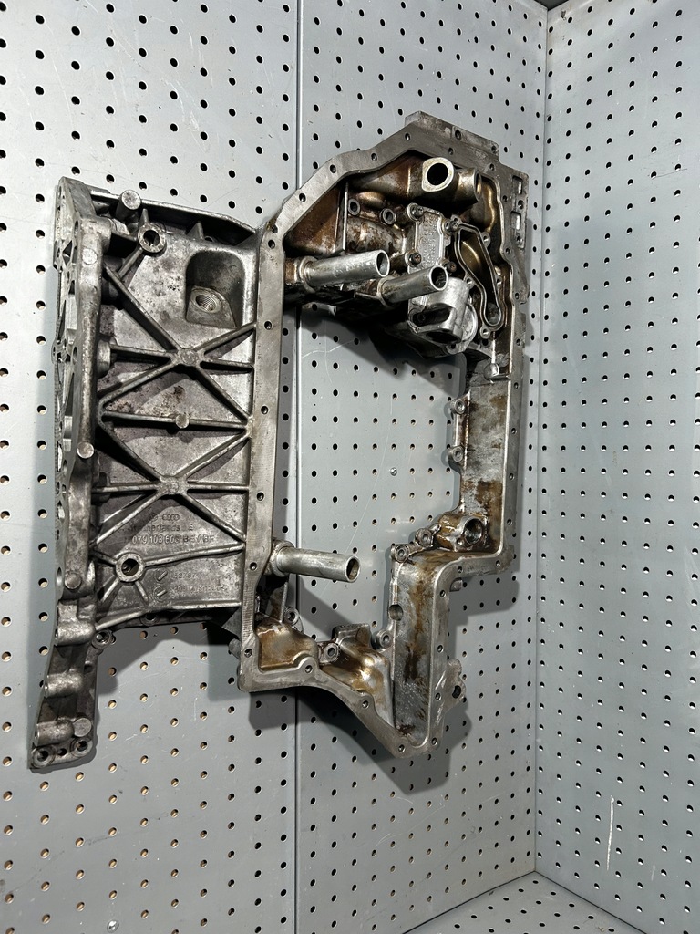 фото №1, Audi rs4 a6 a8 4.2fsi поддон масляная 079103603be/bf