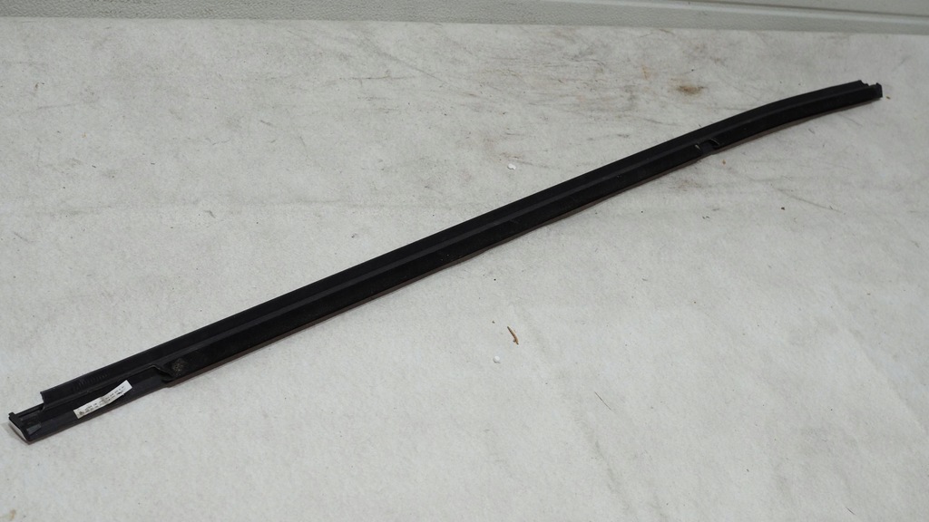 фото №6, Молдинг уплотнитель стекло задний задняя сторона левая skoda enyaq iv 5lg839475a