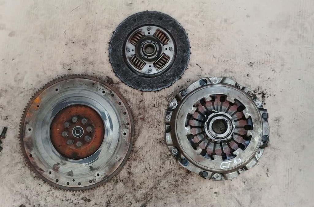 фото №1, Сцепление kpl прижим subaru forester s-turbo 99