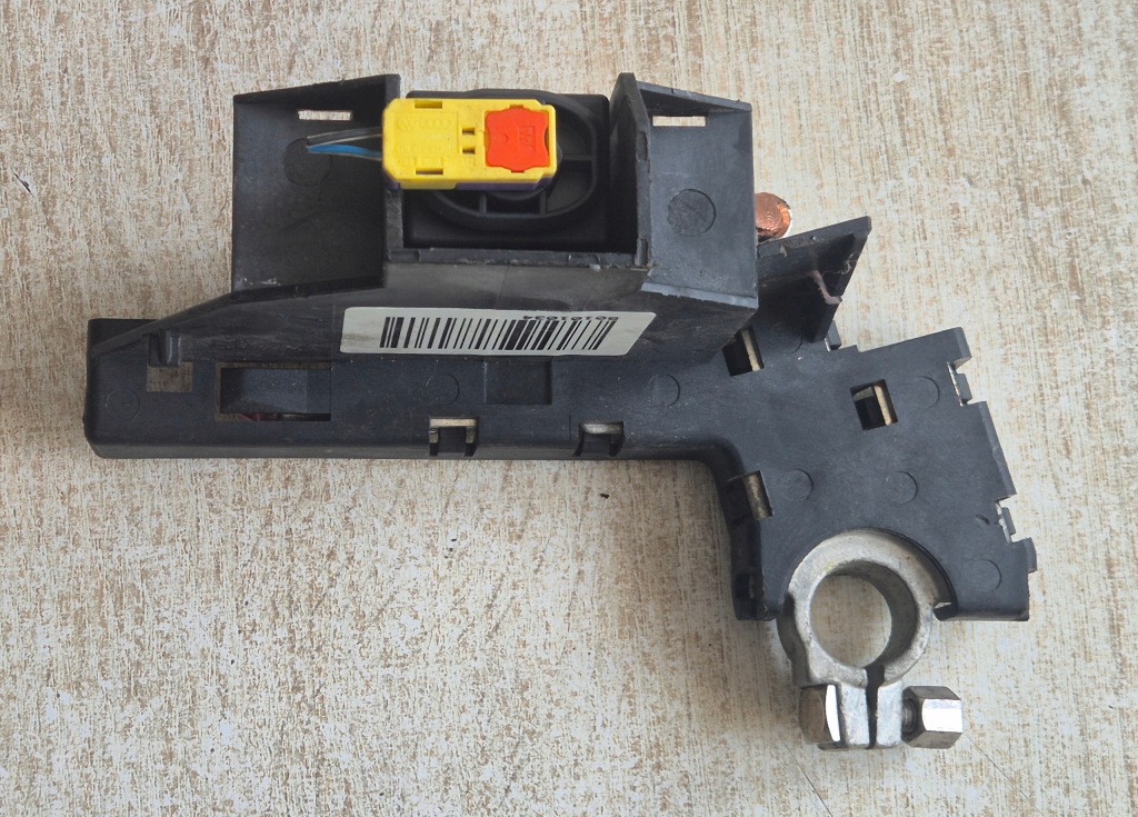 фото №1, Клемма плюсовая шланг аккумулятор audi b0101034 k98j4590