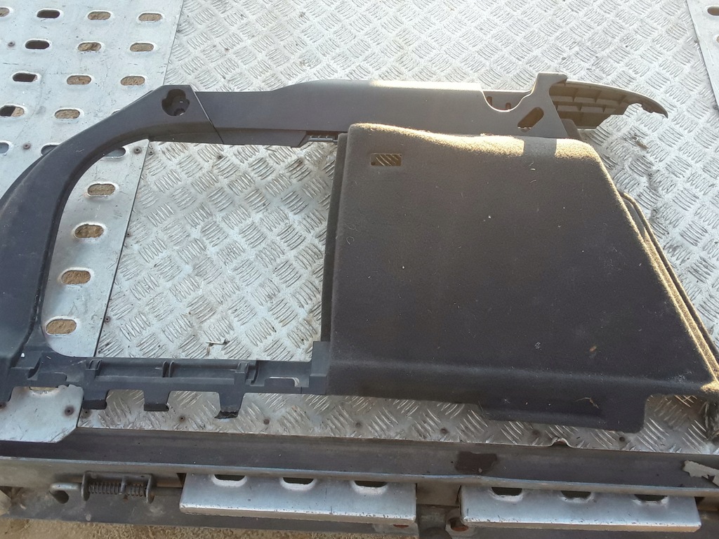 фото №1, Обивка багажника audi a4 b8 kombi