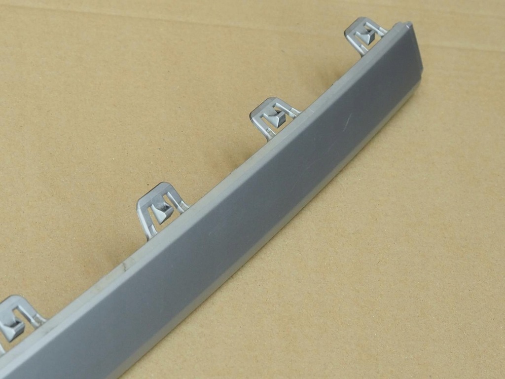 фото №8, Audi q2 81a 16- молдинг середня бампера задня