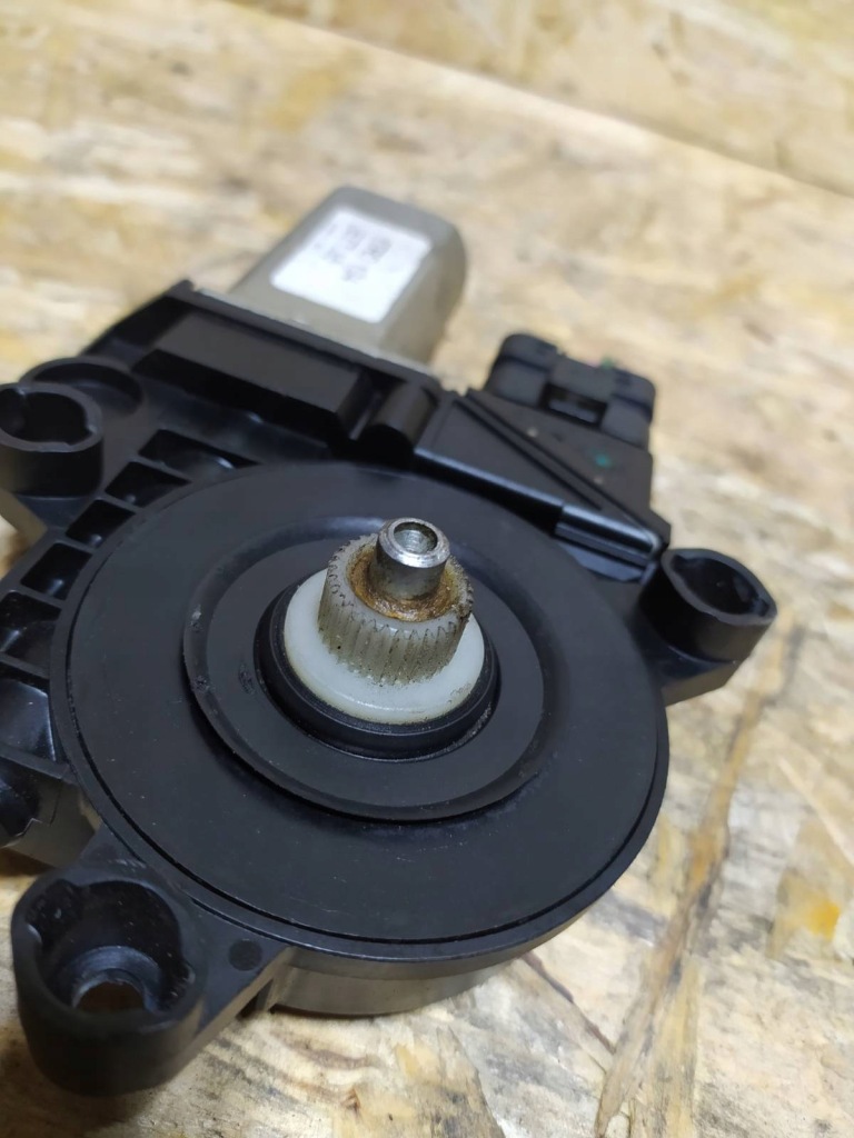 Моторчик стекло правый задний  fiat croma ii 07r универсал 1060175 с Разборки