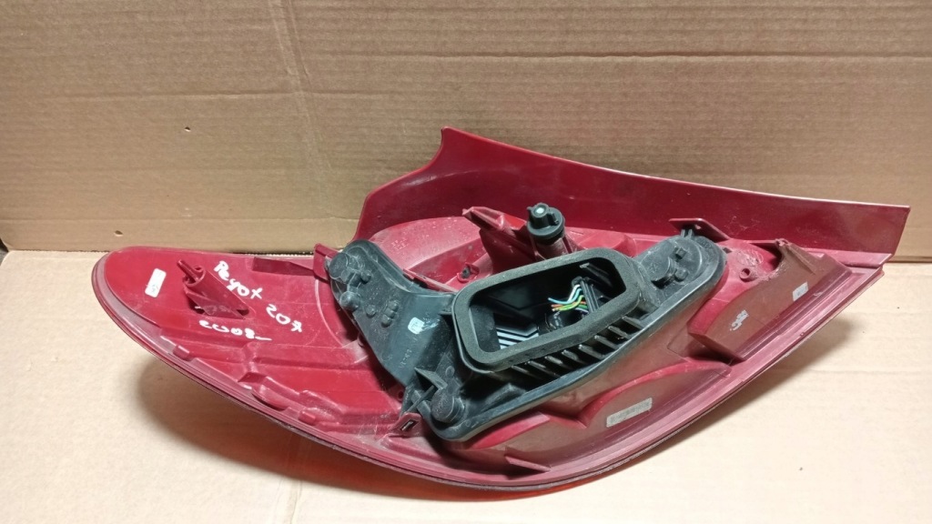 Peugeot 207 fl hb фара задний правая  led с Разборки