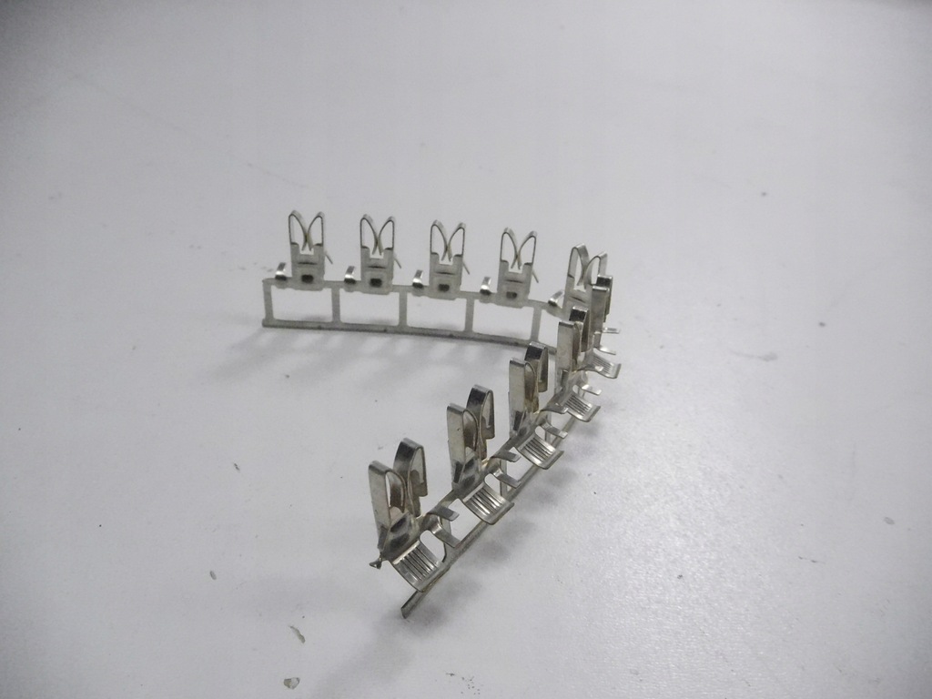 фото №5, Разъёмы электрический renault оригинальный номер 7703097282