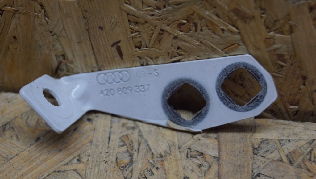 фото №4, Кронштейн audi r8 420 809 337