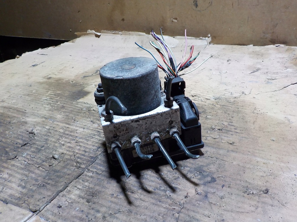 фото №8, Насос abs toyota avensis t25 03r 0265231327