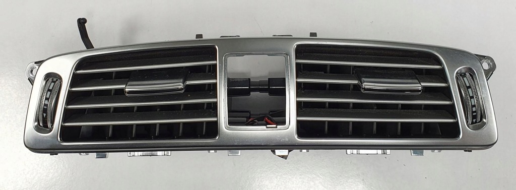 Купити Решітка обдув середина mercedes cls w218