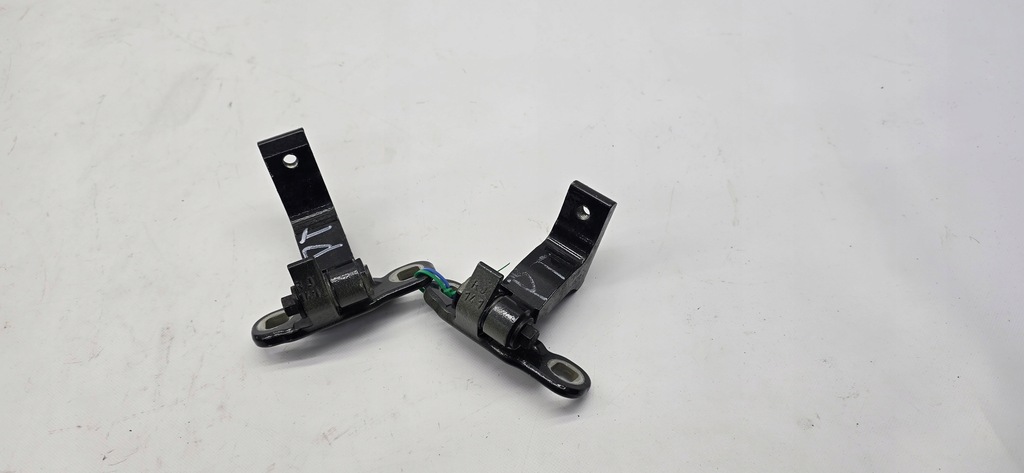 фото №1, Петля дверь задняя правый volvo v90