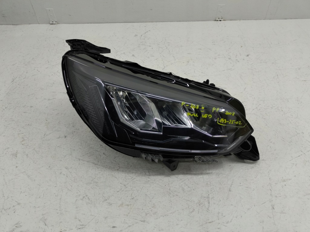 Купить Фара перед правый правый  peugeot 208 2008 2 led 9833036180