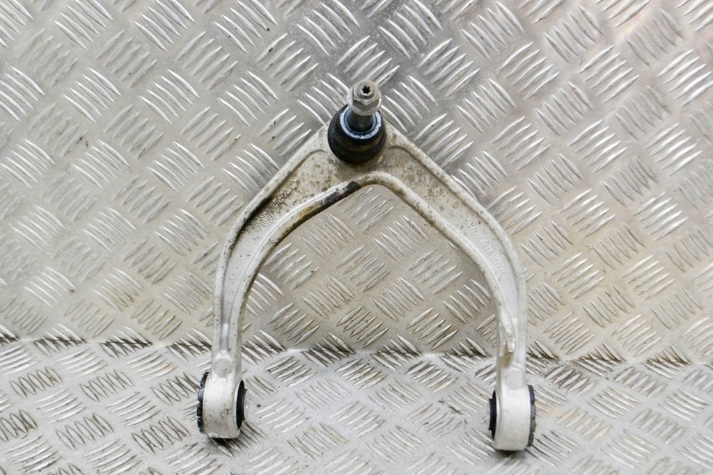 фото №5, Volvo xc60 mk2 2.0 t5 awd передний левый верхний рычаг k202206 187kw 2019