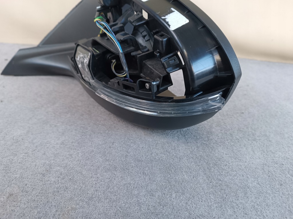 Renault scenic v 5 e-tech зеркало левая 9+2 pin 963022801r Недорого