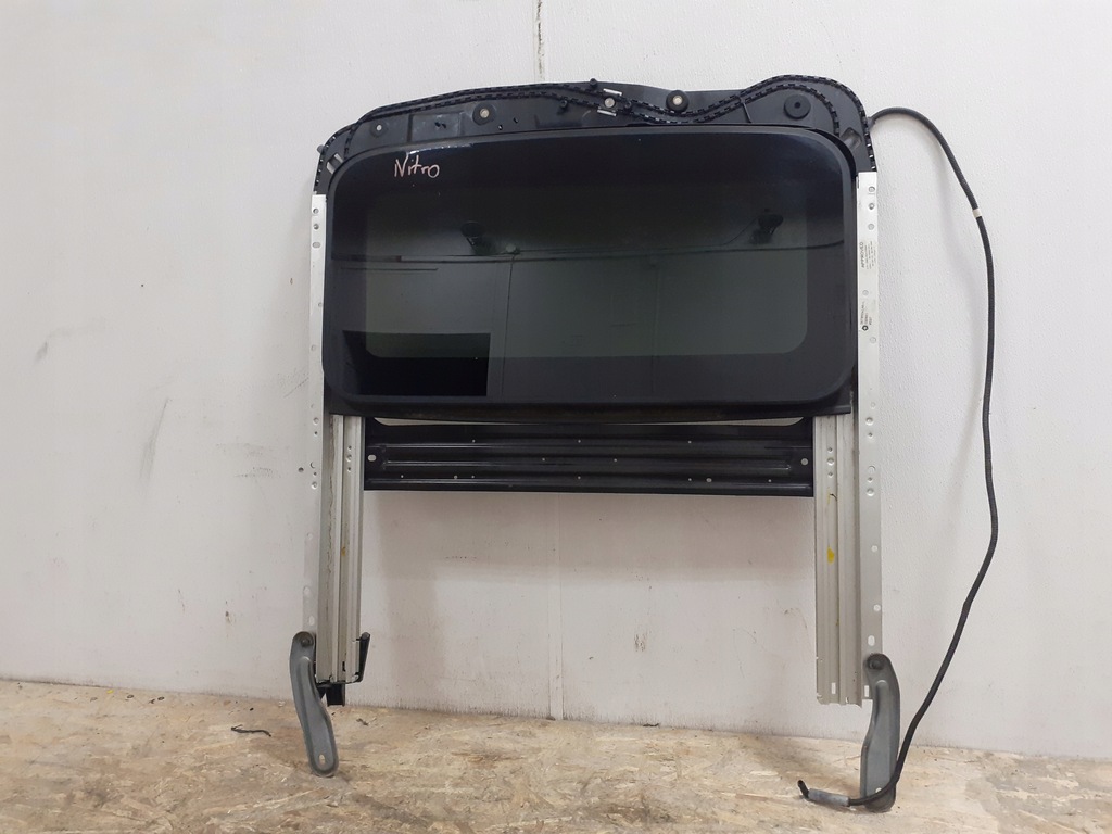 фото №1, Dodge nitro 2006-11 люк