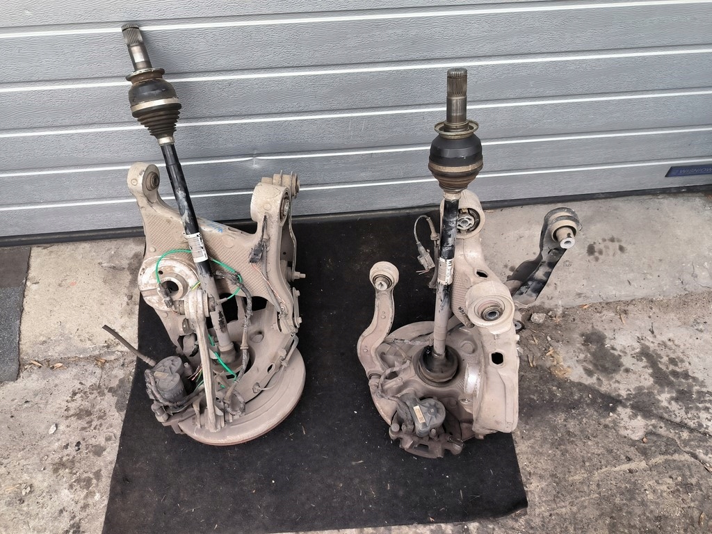 фото №1, Jaguar f-pace range rover velar l560 поворотный кулак рычаги ступица задняя l + p