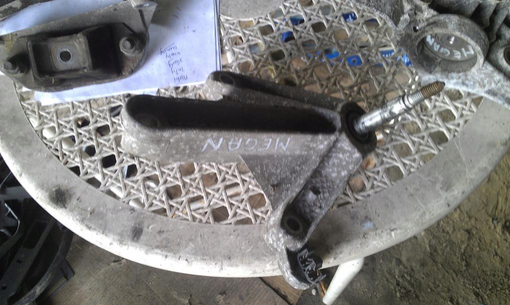 фото №1, Renault megane ii scenic ii - кронштейн