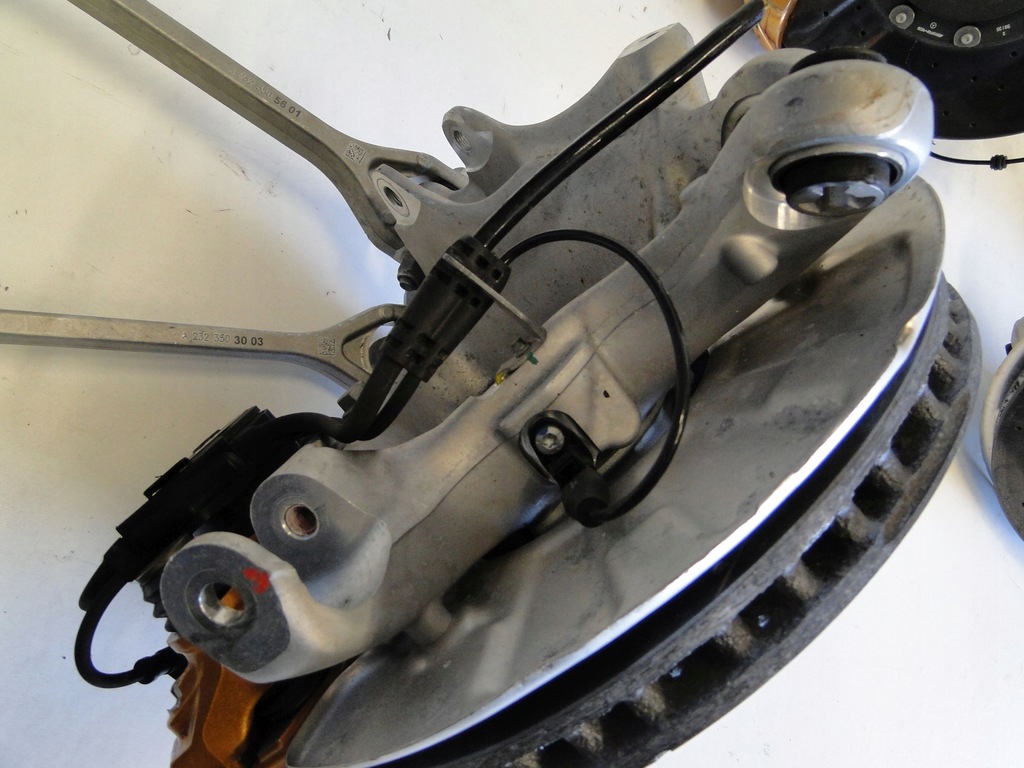 фото №9, Mercedes поворотный кулак подвеска задняя левая карбон керамический sl 232 r232 63 amg