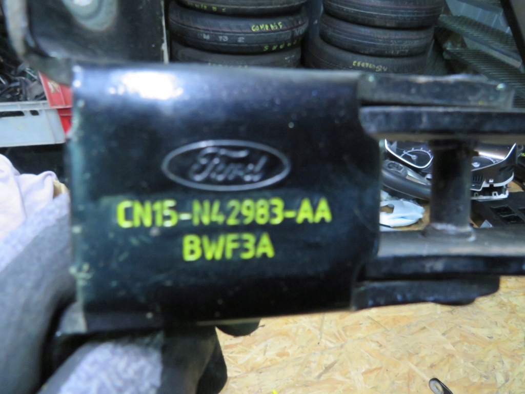 фото №3, Петлі задній кришки ford ecosport