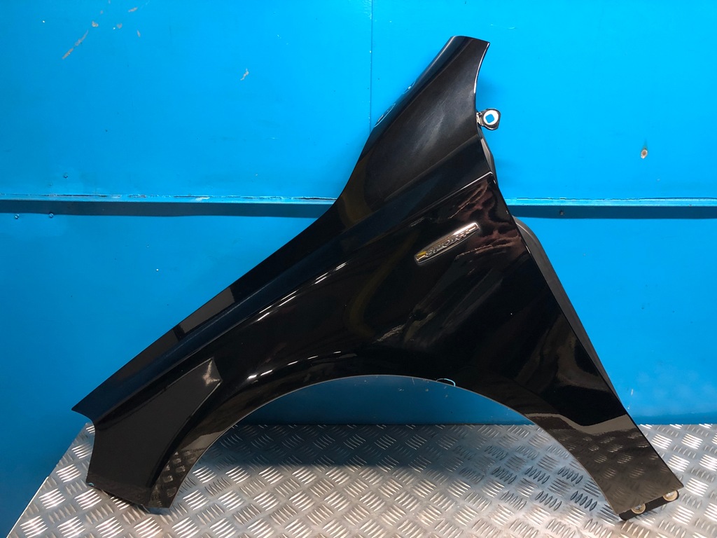 фото №1, Mercedes w176 крыло левый перед передний 696