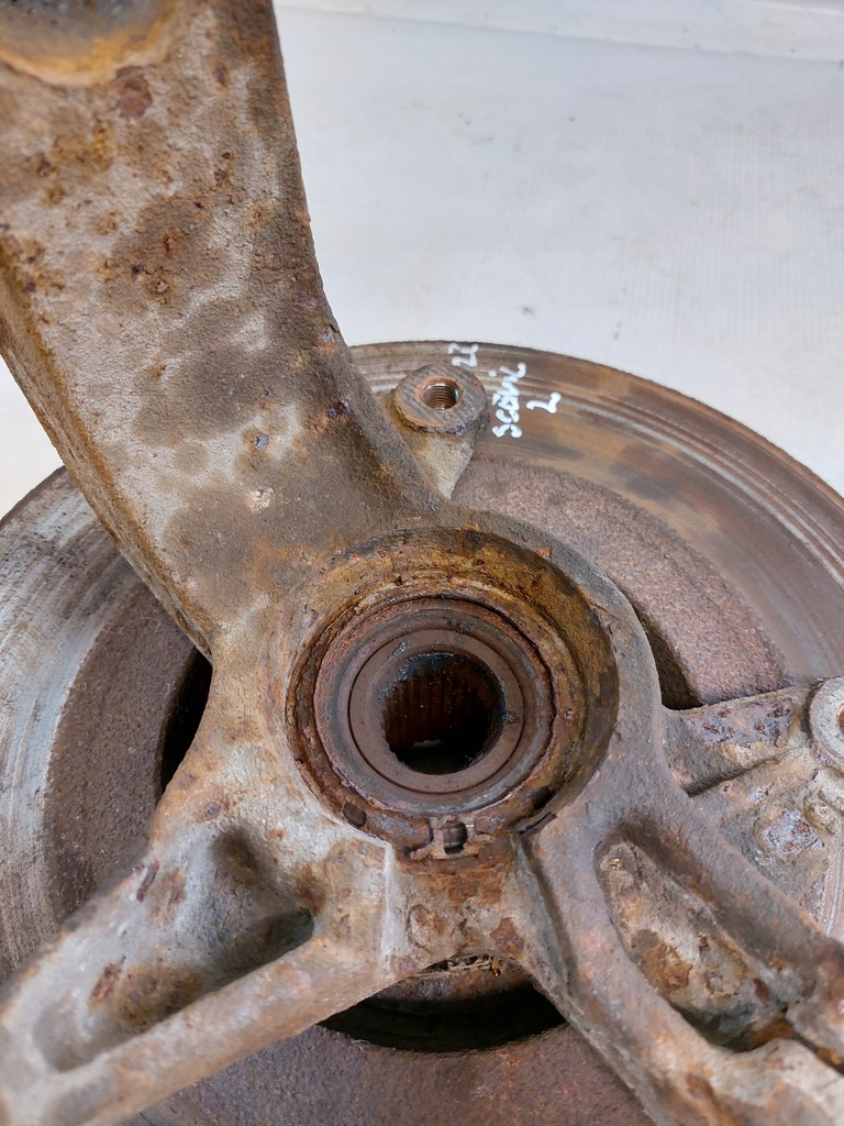 фото №4, Поворотный кулак ступица правый перед renault scenic ii 1.9dci