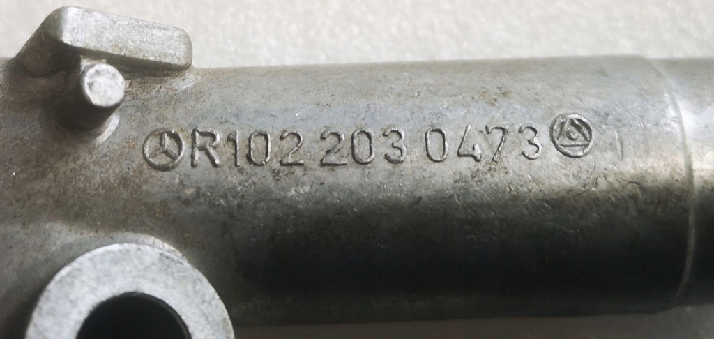 Патрубок води mercedes 2.0 2.3 r1022030473 Ціна