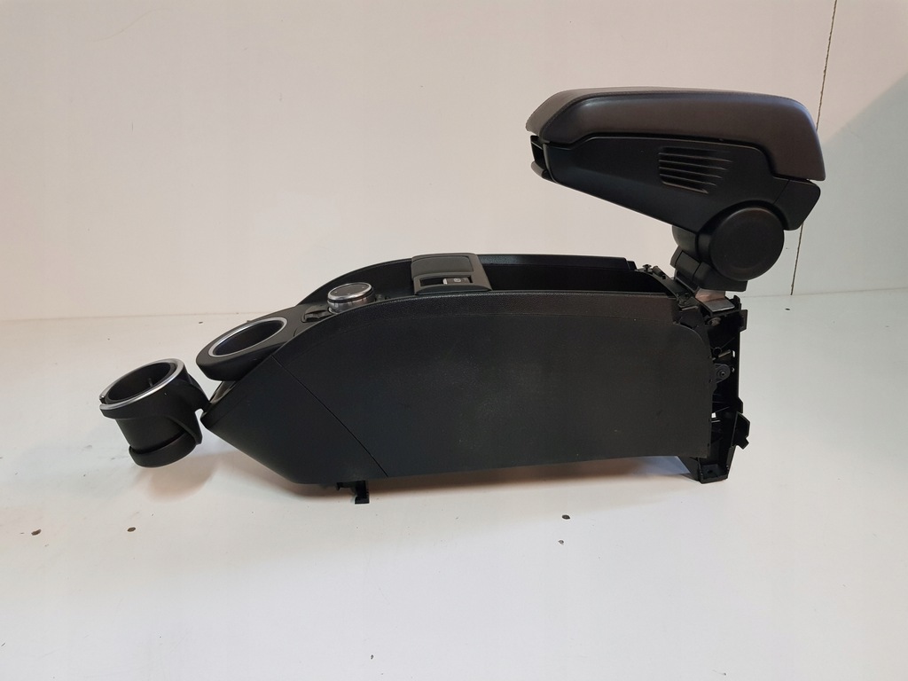 фото №4, Bmw i3 kompletny туннель средний