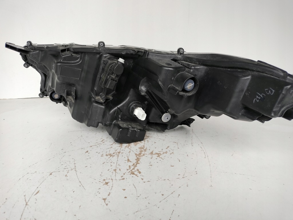 фото №7, Лампа правая фара toyota yaris iv 20- mazda 2 23- full led