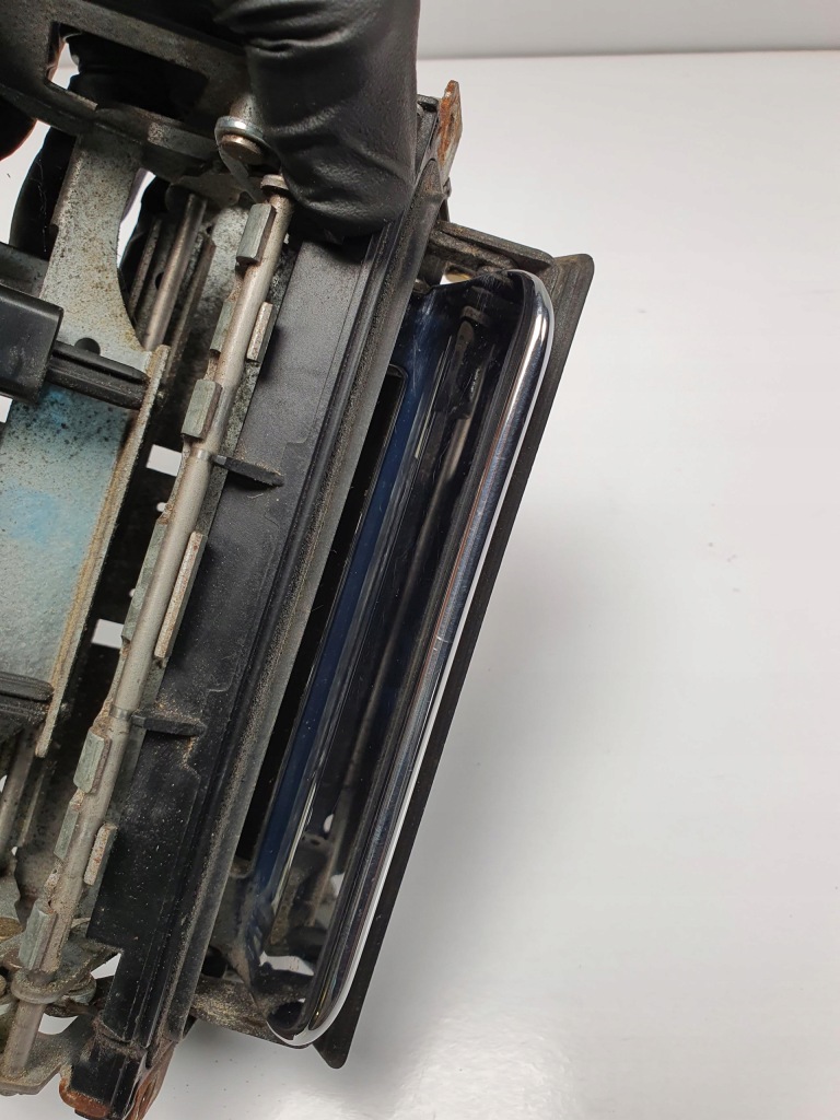 Ручка крышки задний  mercedes w140 1408002675 Киев