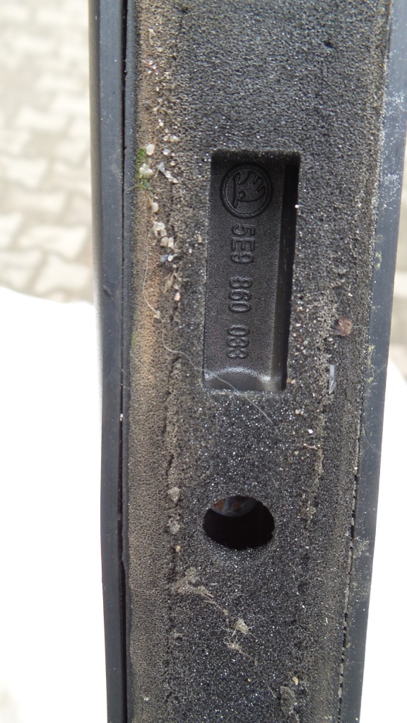 Рейлинг dchowy skoda octavia 3 2018 левое  правый  5e9860034 5e9860033 с Разборки