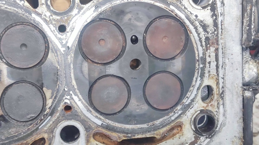 Головка двигателя fiat doblo 500x 1.5 mjet 55267277 pęknięcia между клапанами Оригинал