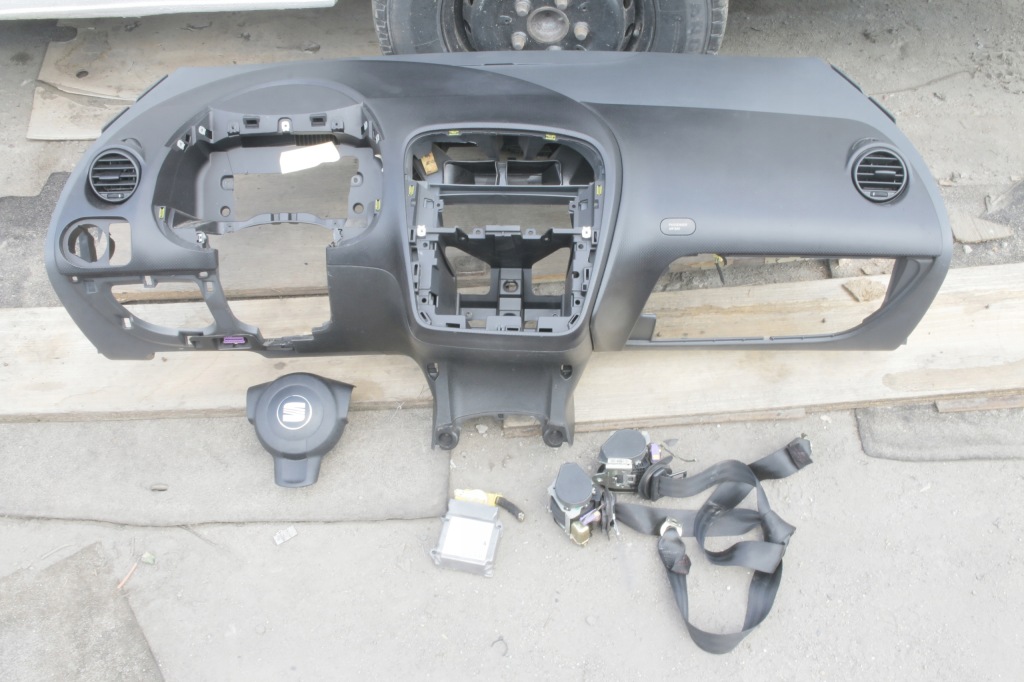 фото №1, Консоль подушки безопасности seat toledo iii