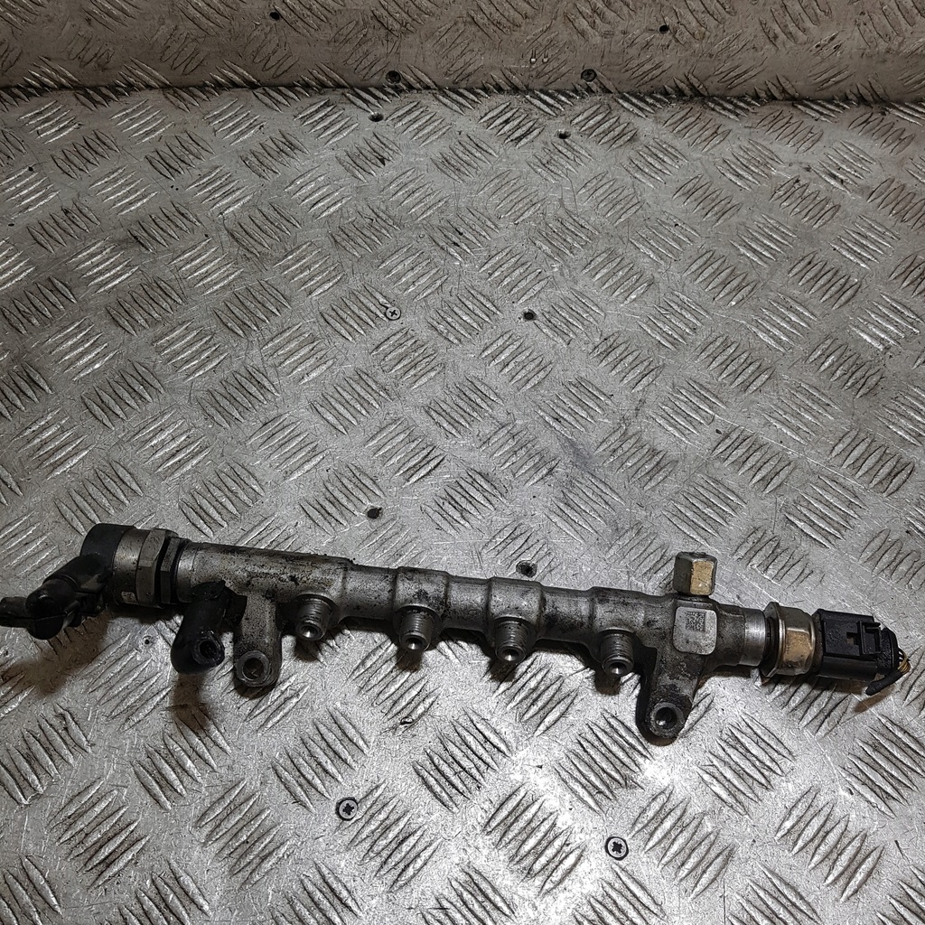 фото №1, Молдинг впрыскная skoda roomster