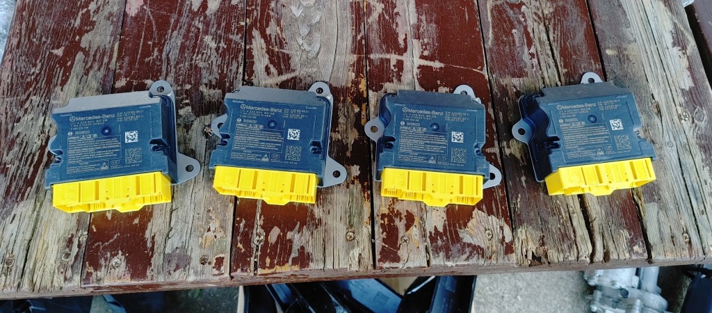 фото №1, Датчик подушка безпеки mercedes w223 a2239006028 0285020198