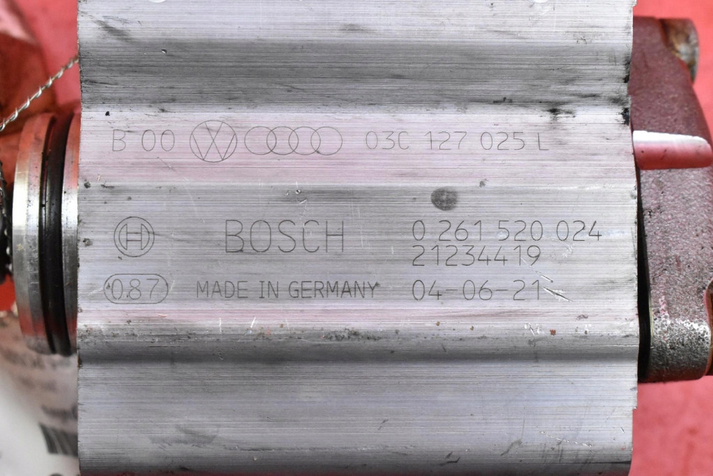 Помпа насос wysokiego тиску пального 03c127025l vw golf 5 v 1.4 fsi 90km Зі Шроту