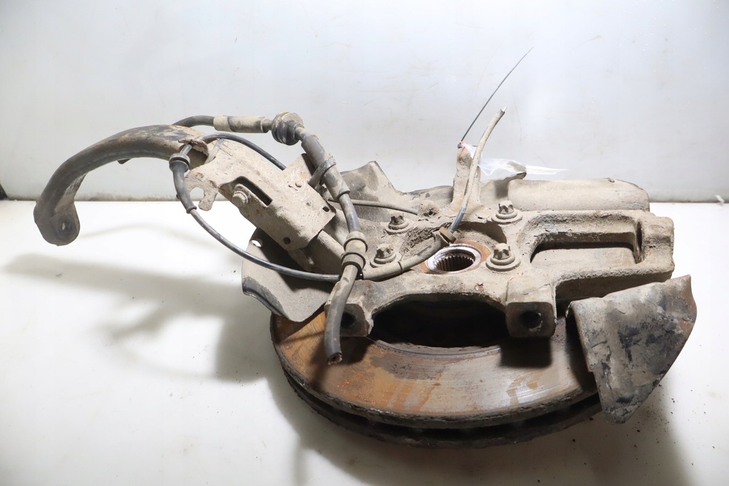 фото №3, Поворотный кулак ступица правый перед 159 2.4 jtd