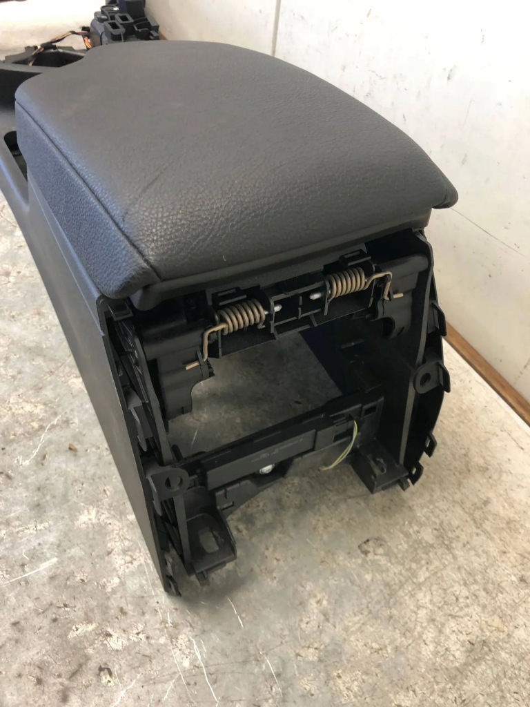 фото №7, Туннель средний подлокотник bmw f30 lci lift 9360522