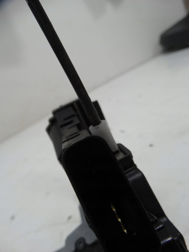 фото №6, Замок дверь правый задняя kia carens iv 81420-a4030 3pin