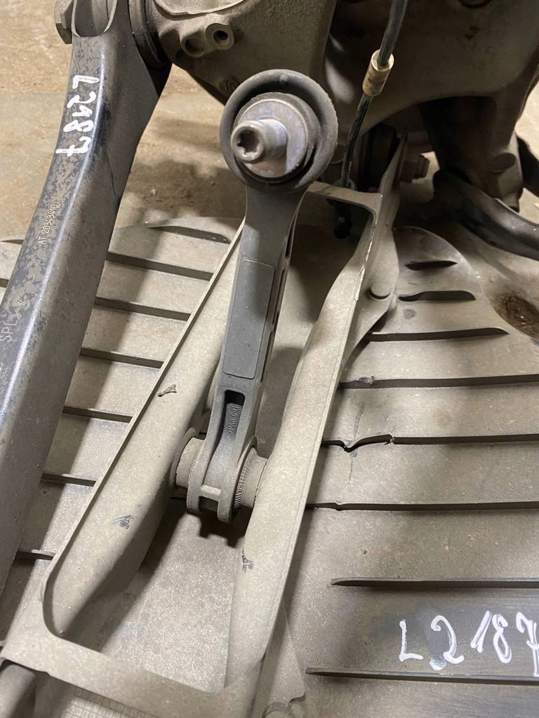 фото №7, Bmw 7 g11 g12 2016 поворотный кулак колеса заднего