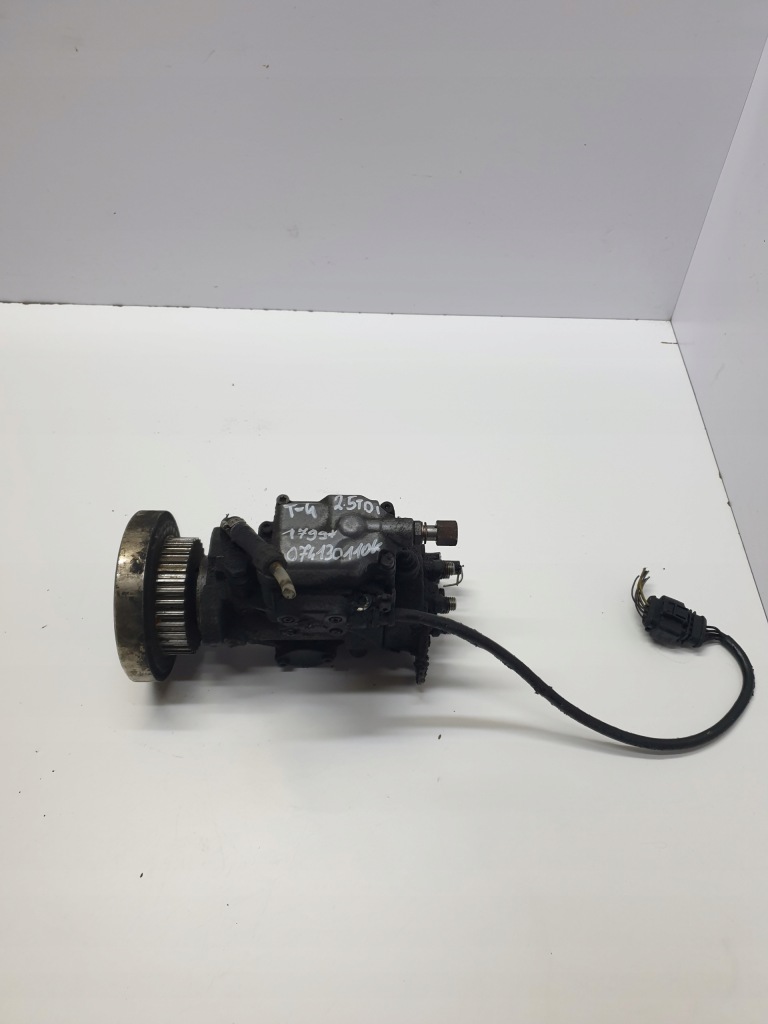 Купить Насос впрыскная vw t4 2.5 tdi 074130110k