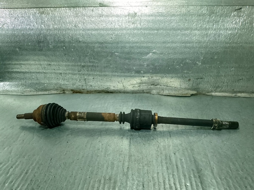 Приводной вал правый  перед renault laguna 2 8200169176 1.9 dci в Украине
