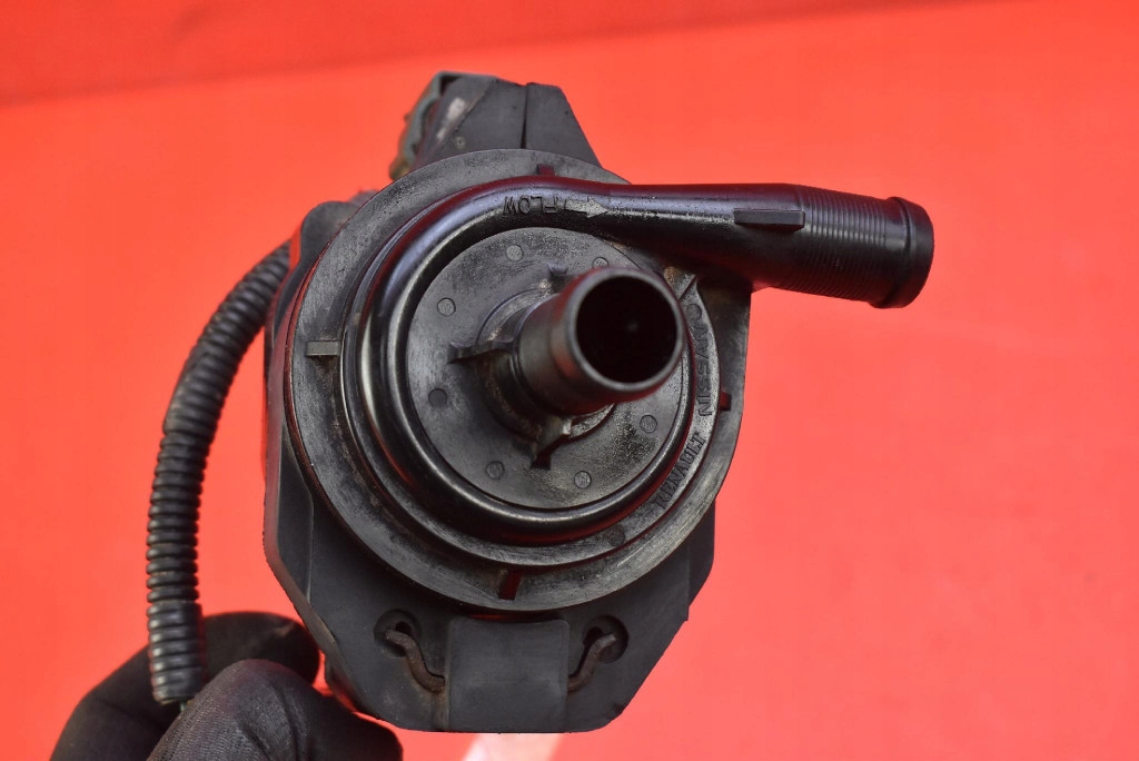 Насос помпа воды дополнительная 215815sa0a nissan leaf 2 ii ze1 150 km 17-21 Цена