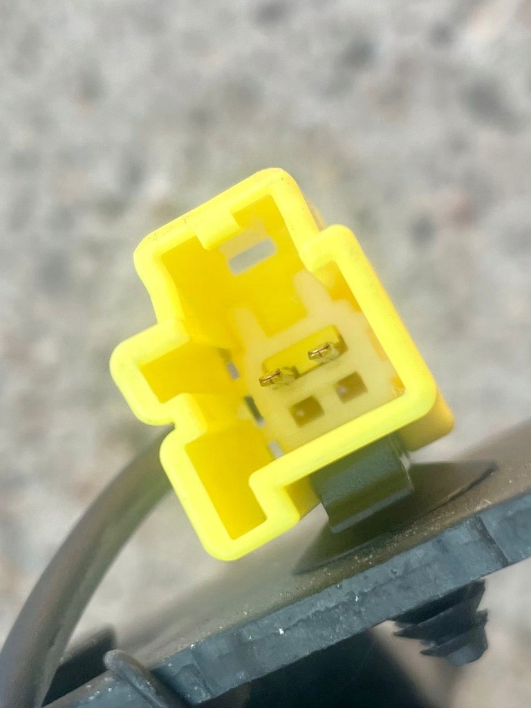 фото №8, Volvo xc60 ii xc90 задня кліпса поперечина кліпси ременів безпеки лівий задня