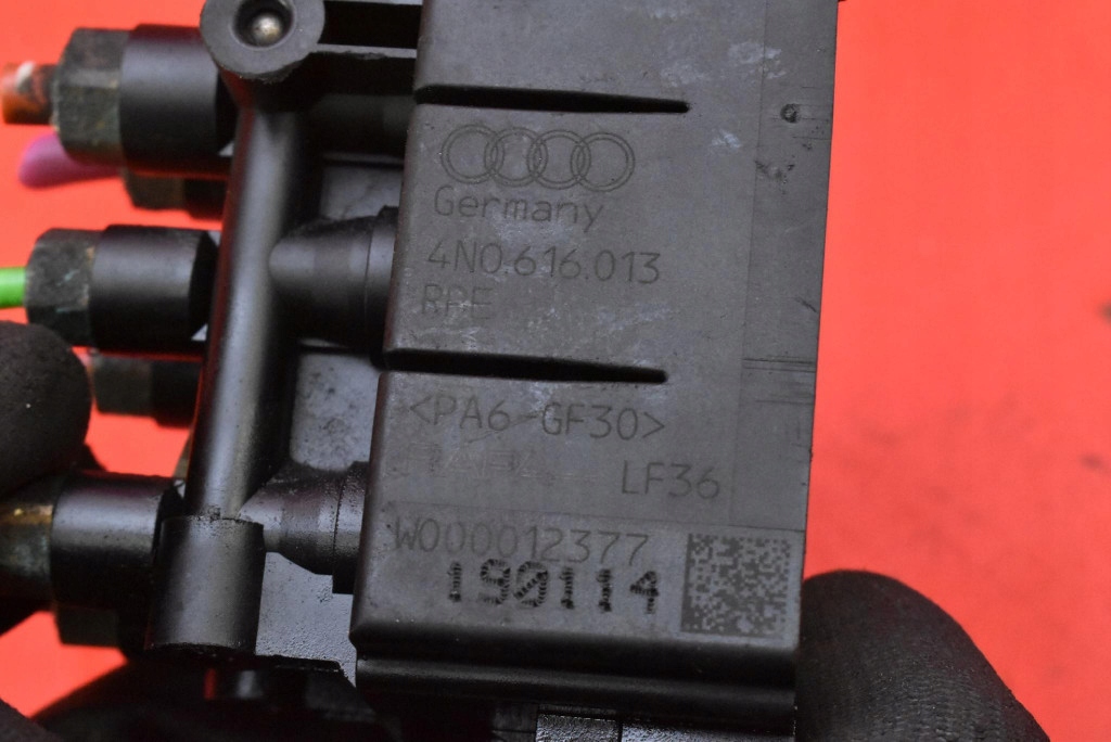 Розподільник підвіска 4n0616013 audi a6 c8 3.0 tdi 286 km quattro 18-21 Зі Шроту