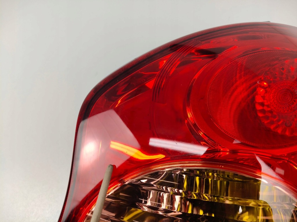 Купити Лампа правий задній права задня ssangyoung korando 8360234